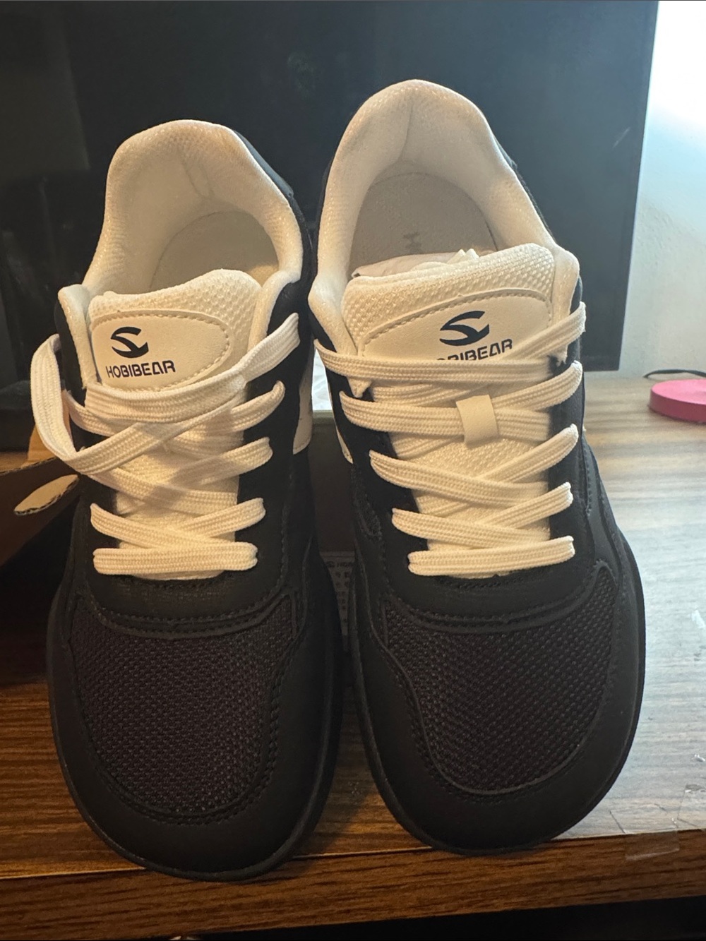 Hobibear Women's Black and White Casual Sneakers - Picture 3 of 4